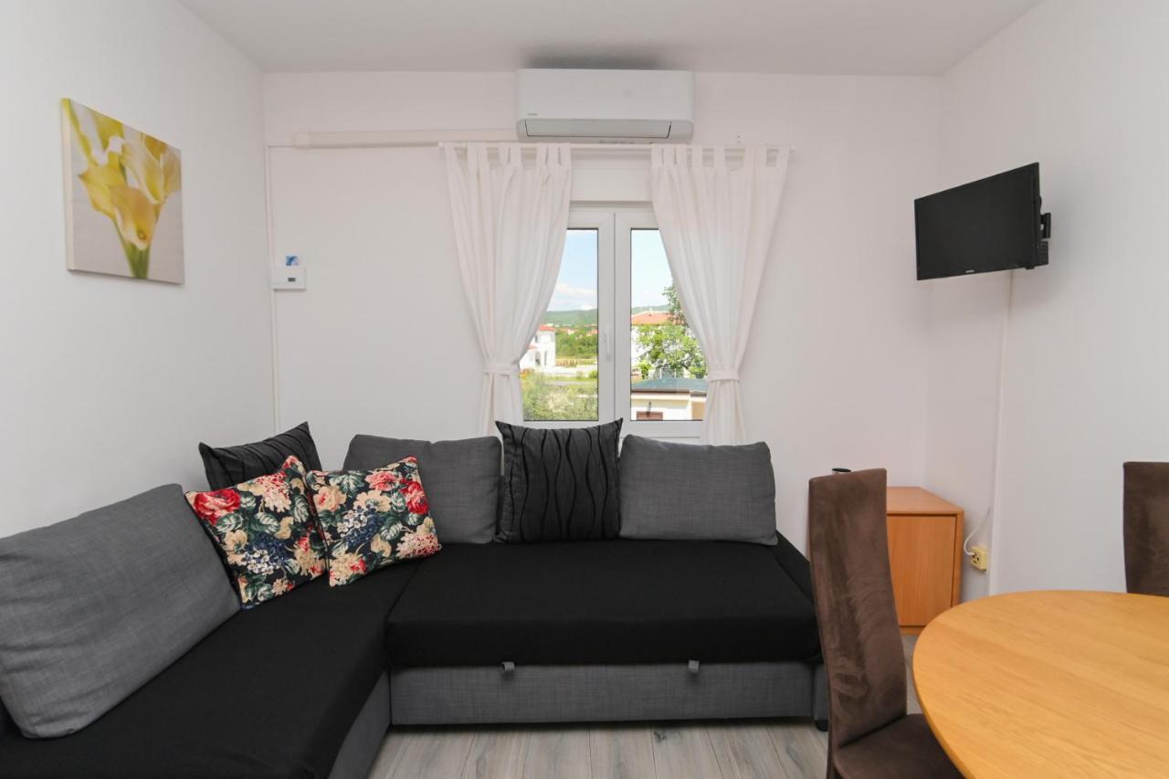 Apartments Basic Sveti Anton 88 Малинська Екстер'єр фото