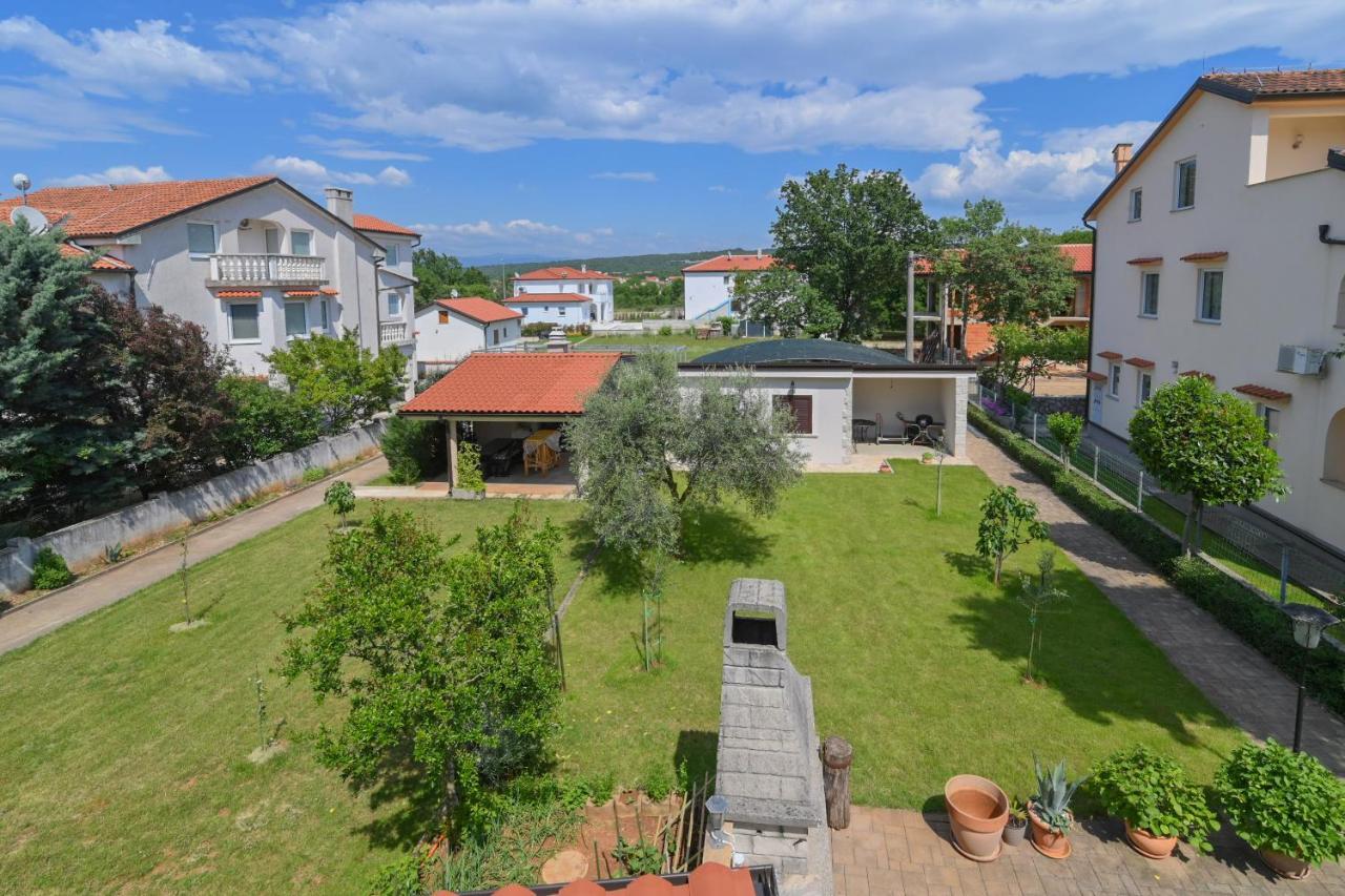 Apartments Basic Sveti Anton 88 Малинська Екстер'єр фото