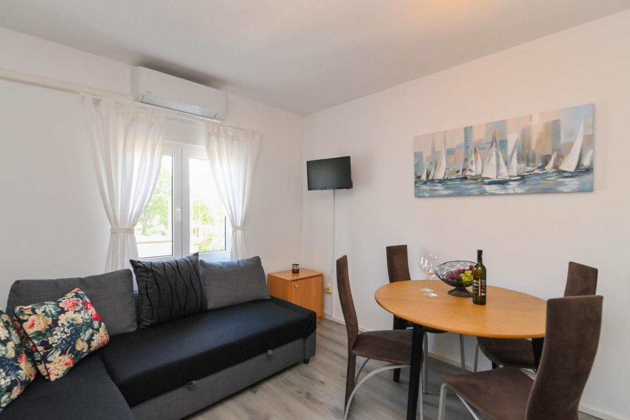 Apartments Basic Sveti Anton 88 Малинська Екстер'єр фото