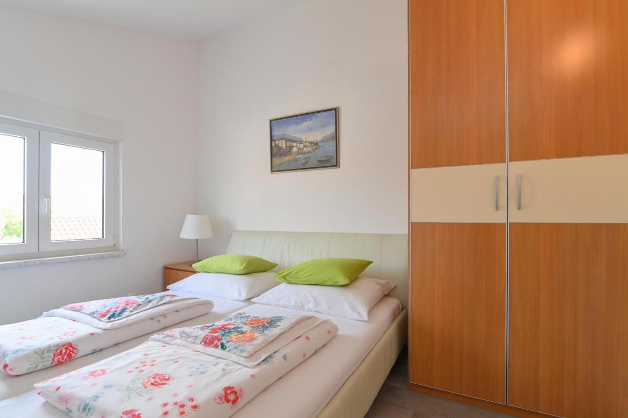 Apartments Basic Sveti Anton 88 Малинська Екстер'єр фото