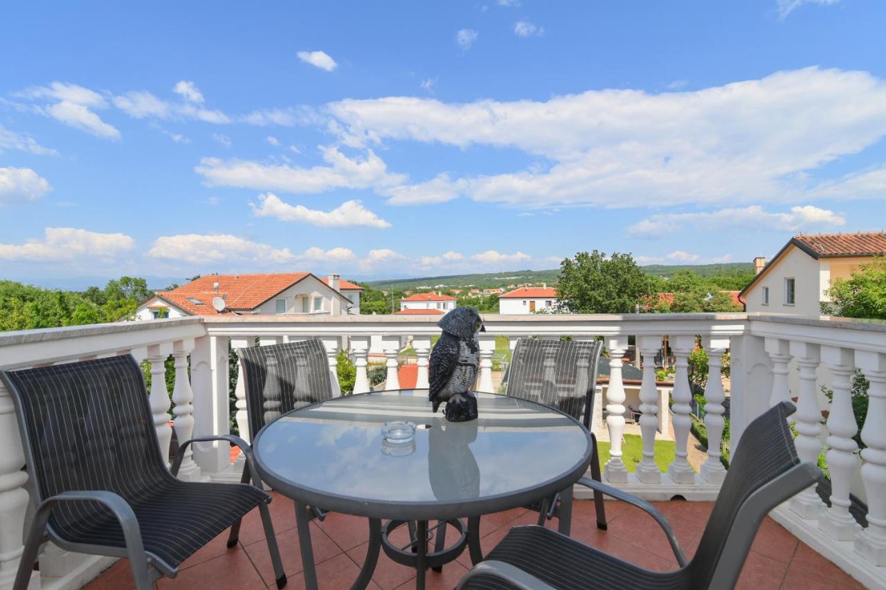 Apartments Basic Sveti Anton 88 Малинська Екстер'єр фото