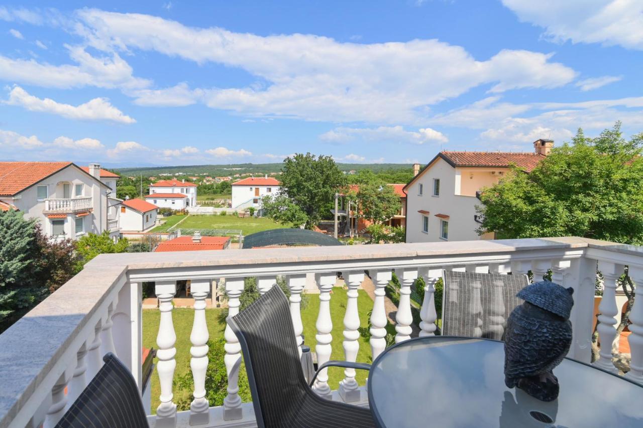 Apartments Basic Sveti Anton 88 Малинська Екстер'єр фото