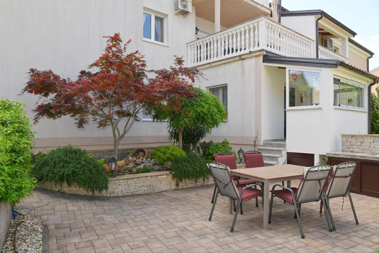 Apartments Basic Sveti Anton 88 Малинська Екстер'єр фото