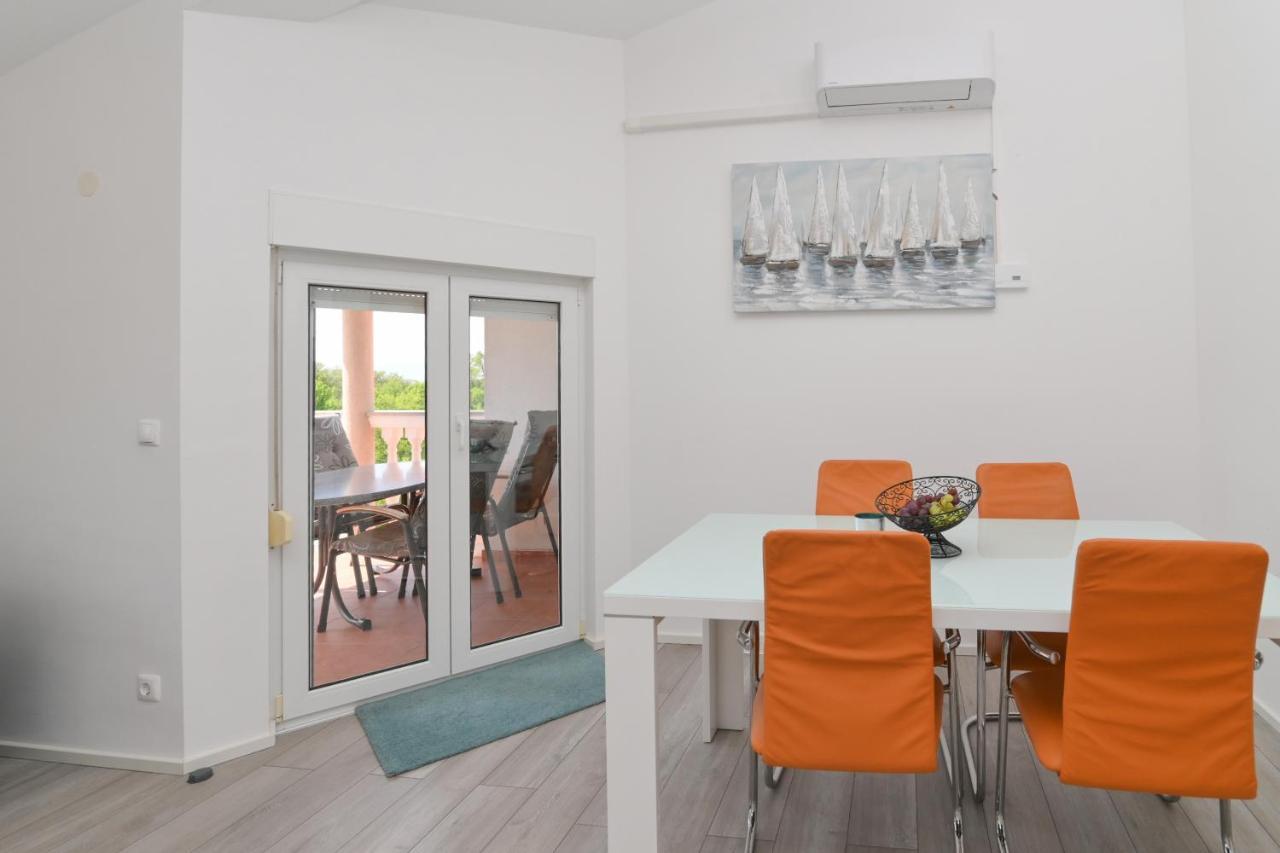 Apartments Basic Sveti Anton 88 Малинська Екстер'єр фото