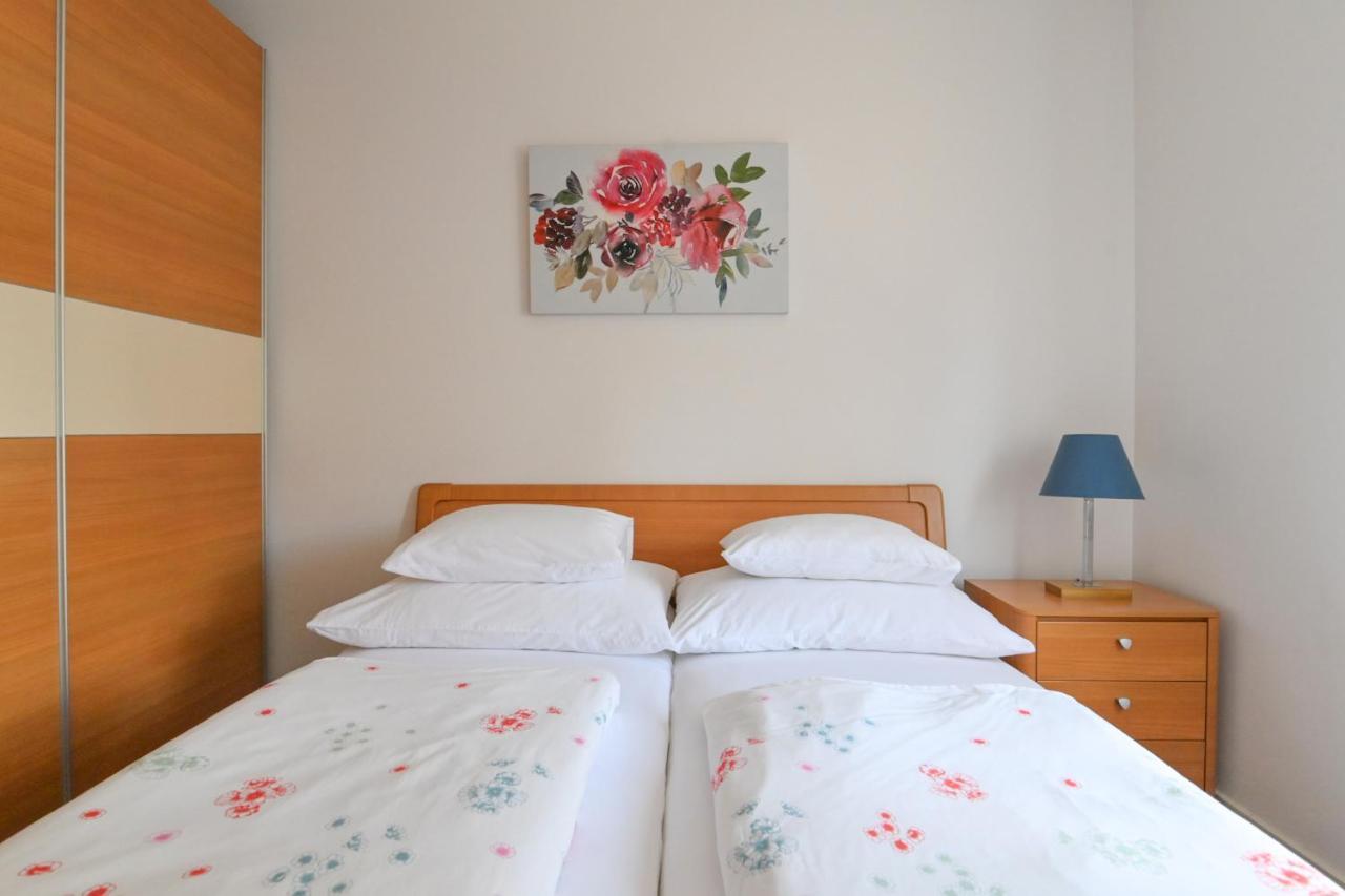 Apartments Basic Sveti Anton 88 Малинська Екстер'єр фото