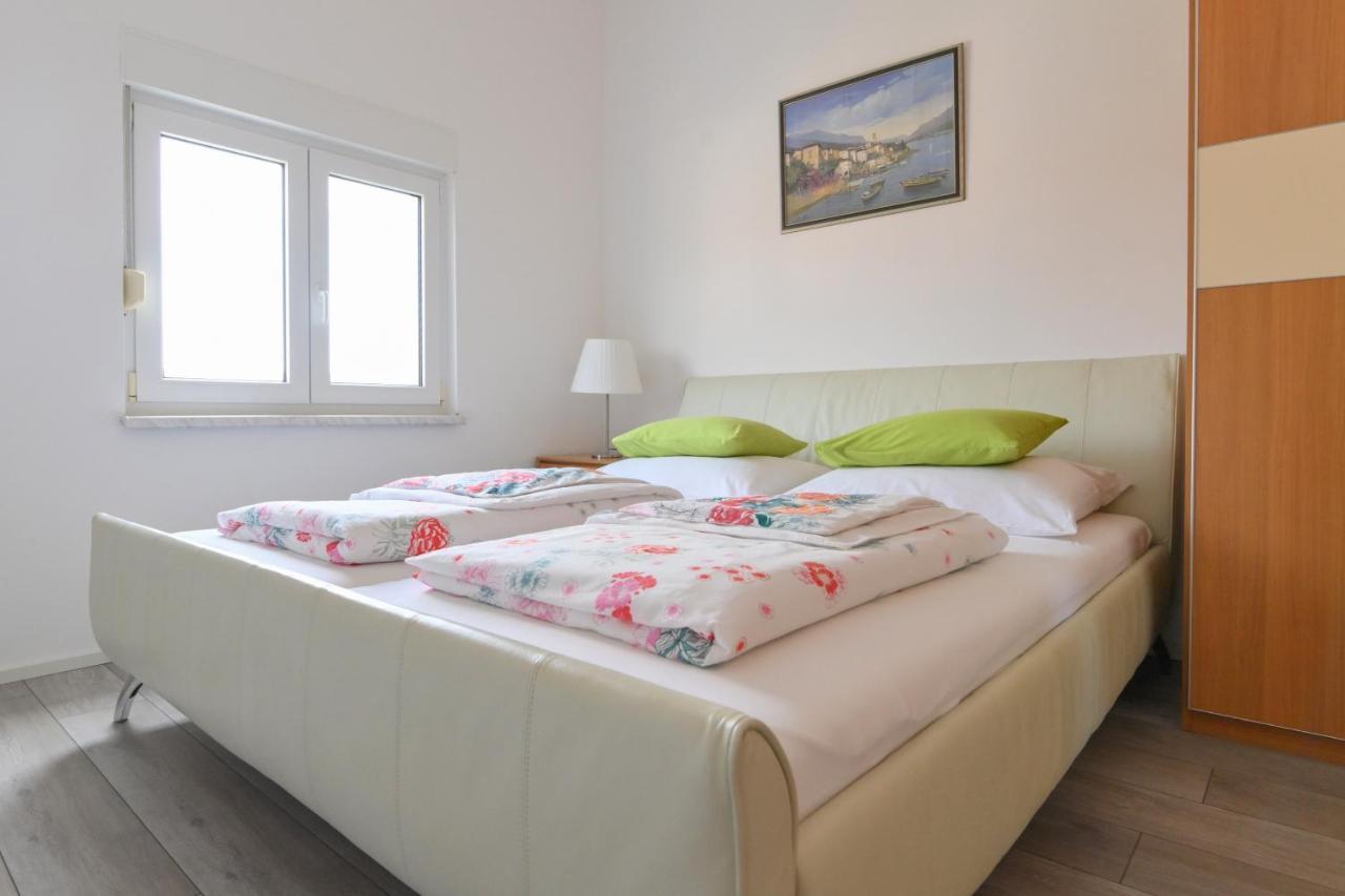 Apartments Basic Sveti Anton 88 Малинська Екстер'єр фото